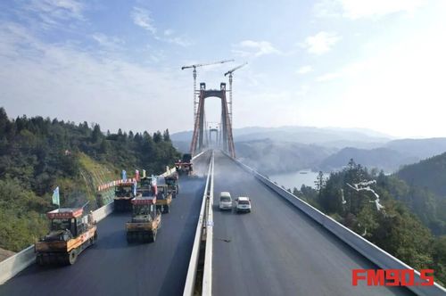 呼北高速湖南懷化段路面鋪裝收官 全線通車進入倒計時